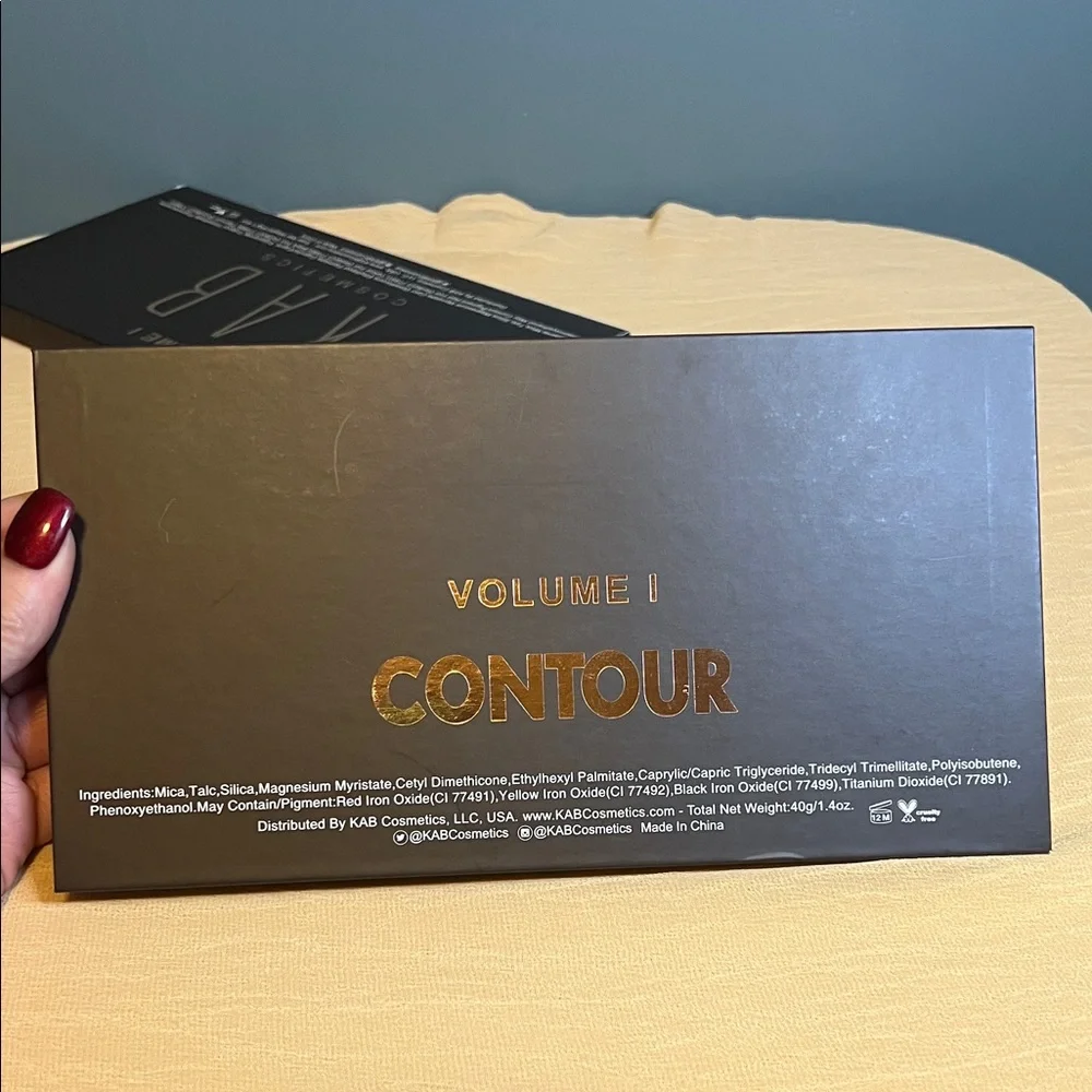 KAB Cosmetics Contour Palette - volume 1